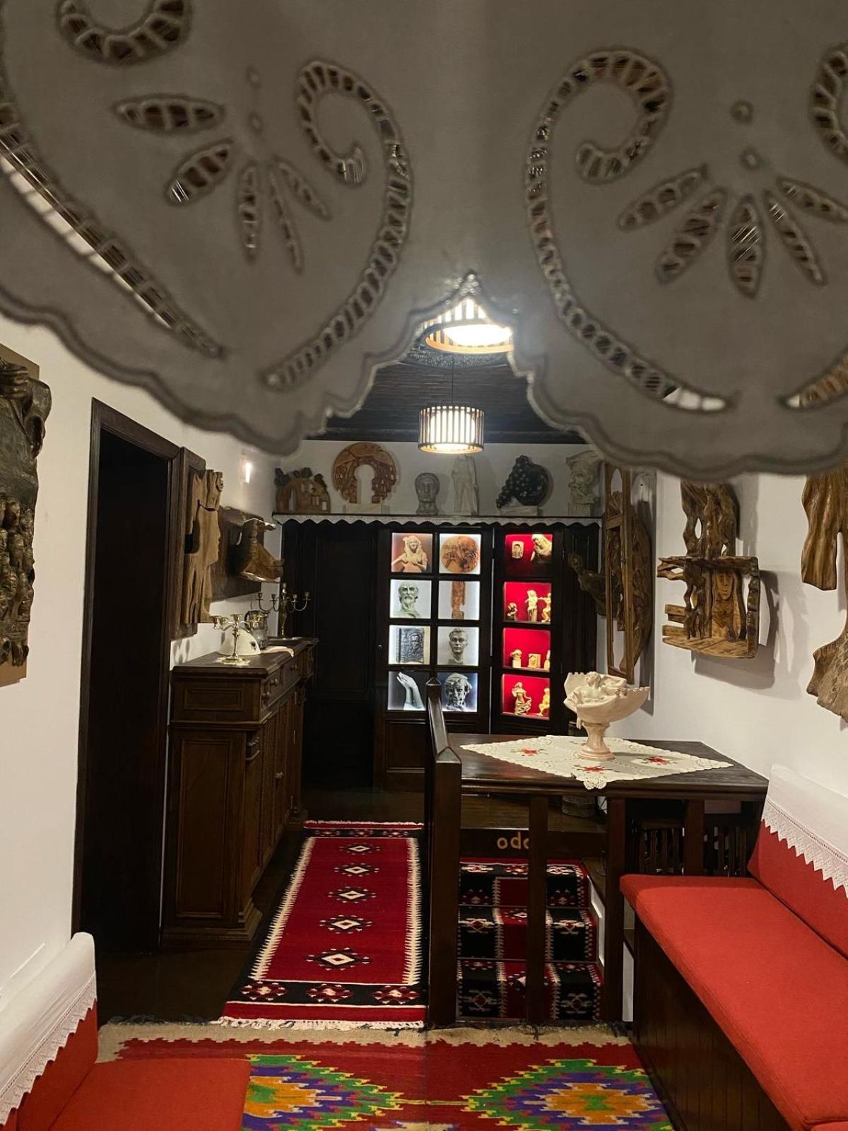 Oda E Skulptorit-Unesco Quarter 培拉特 外观 照片