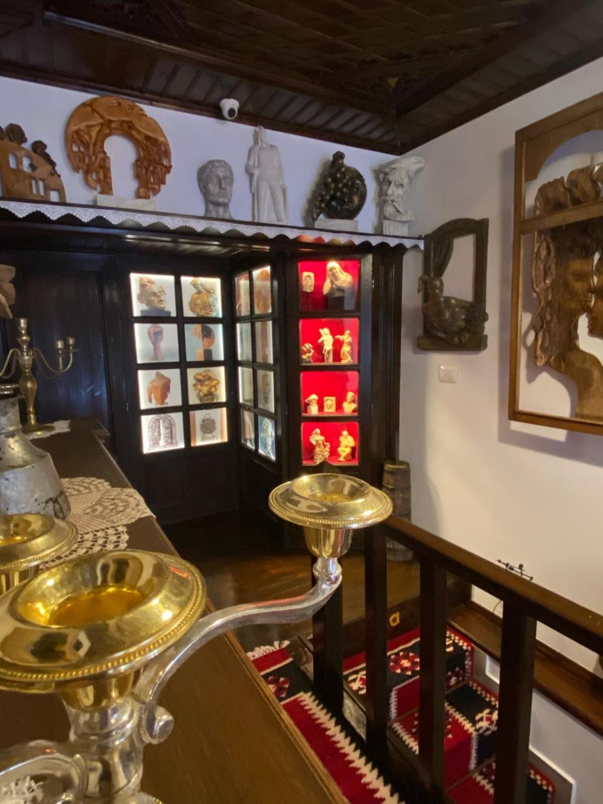 Oda E Skulptorit-Unesco Quarter 培拉特 外观 照片